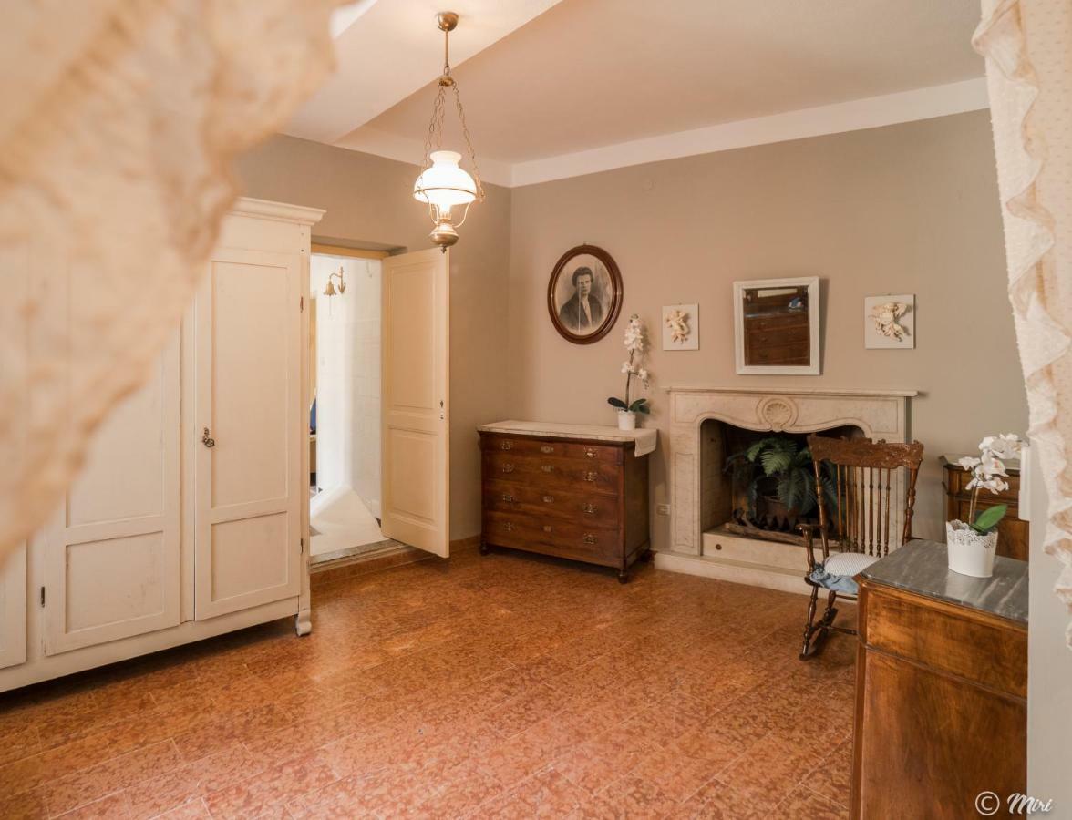 La Casa Di Eio Apartment Вернаца Екстериор снимка